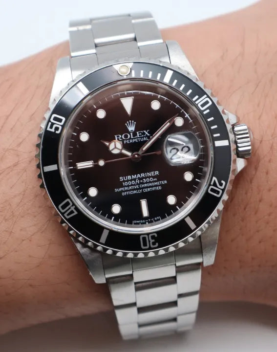 New Elegant Men Fashion Watch with Date Function, Stainless Steel Strap, and Black Dial - High-Quality Sports Style