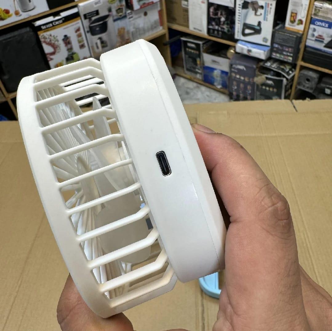 White Desk Fan with Ice Cube Cooling, Portable, ABS Plastic