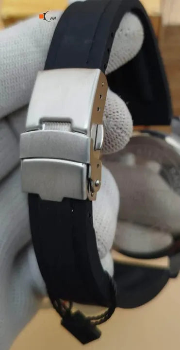 New Elegant Men Fashion Watch with Date Function, Stainless Steel Strap, and Black Dial - High-Quality Sports Style